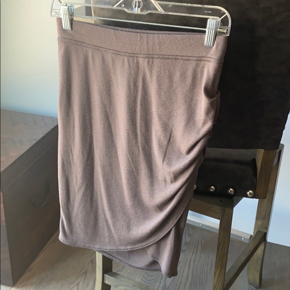 Aritzia Casual Ruched Skirt